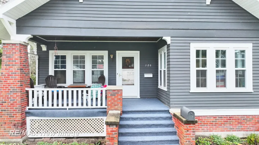509 Hill Street Bay City City MI 48708