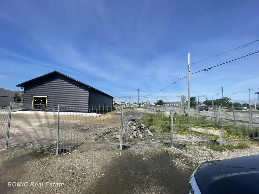 12041 Dixie Highway Birch Run Township MI 48415