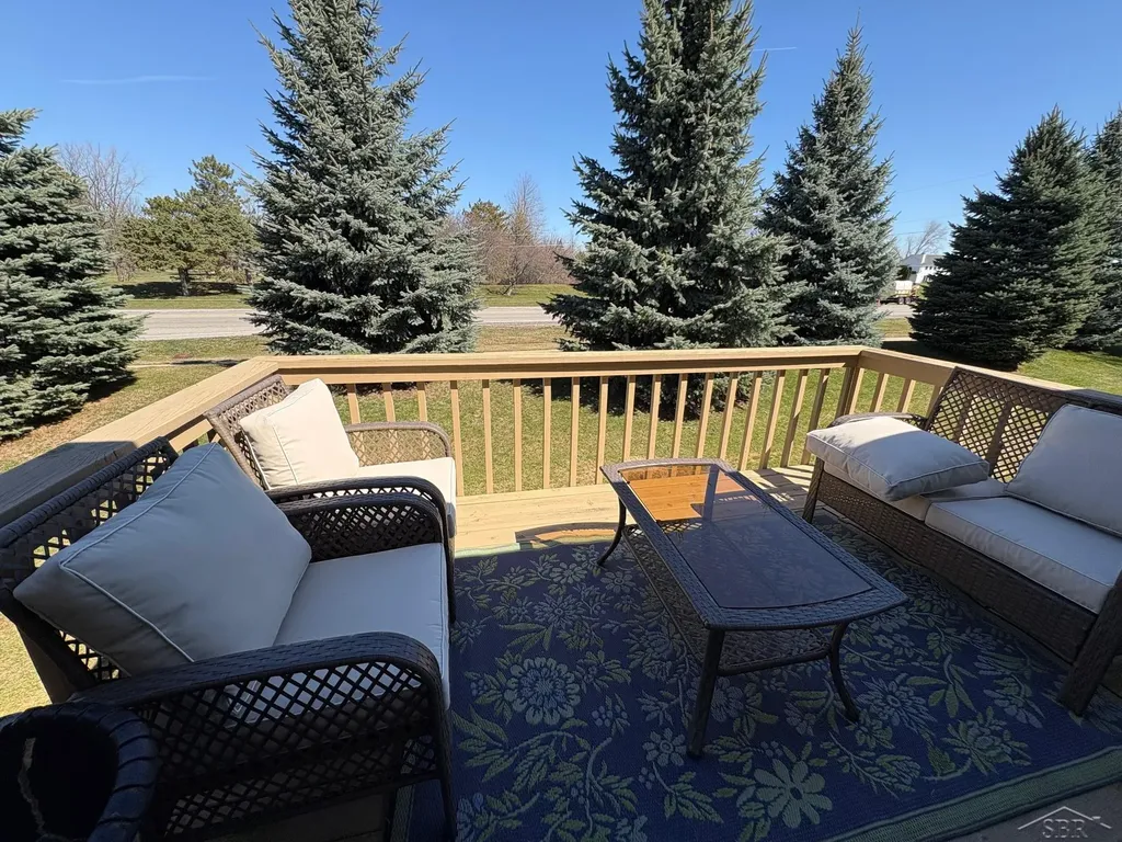 8 E Mallard Cove Drive Saginaw Charter Township MI 48603