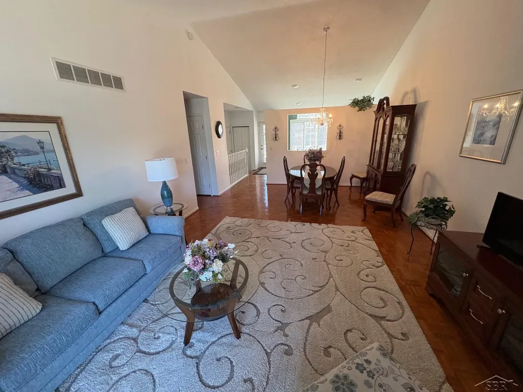 8 E Mallard Cove Drive Saginaw Charter Township MI 48603