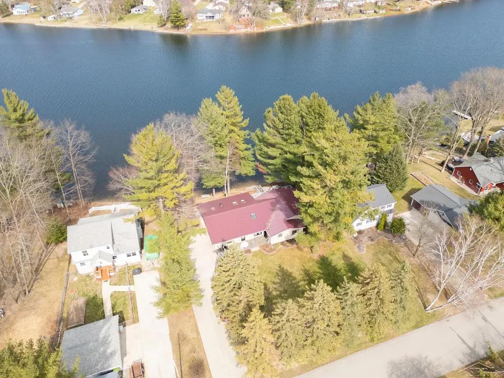 7841 Peninsular Drive Grant Township MI 48622