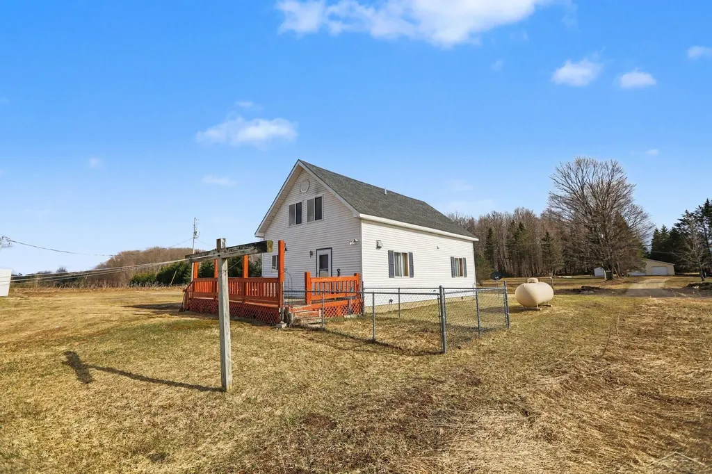 1742 W Moorestown Road Pioneer Township MI 49651