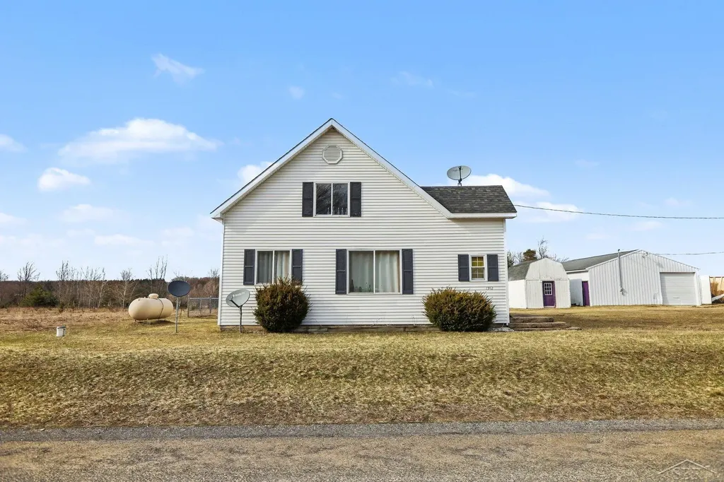 1742 W Moorestown Road Pioneer Township MI 49651