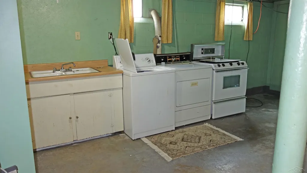 1013 18th Street Bay City City MI 48708