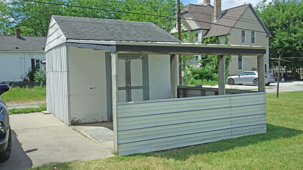 1013 18th Street Bay City City MI 48708