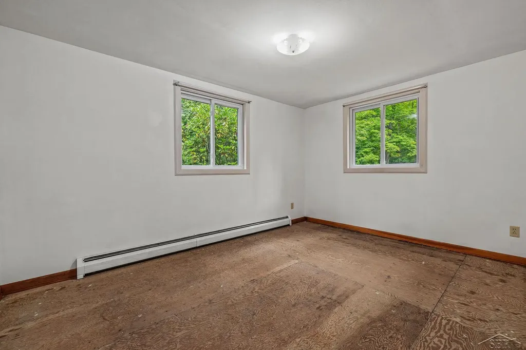 20686 Lakola Road Burdell Township MI 49688