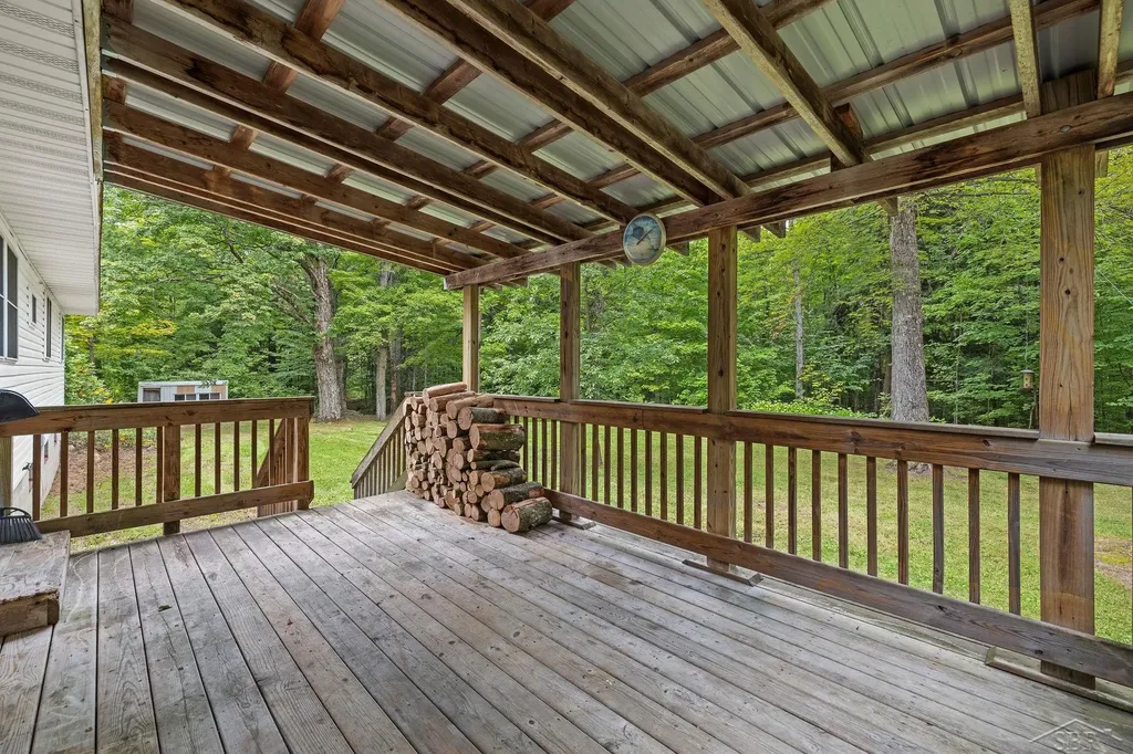20686 Lakola Road Burdell Township MI 49688