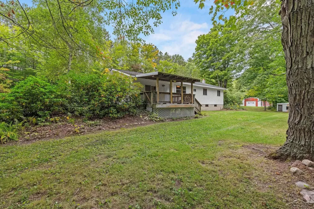 20686 Lakola Road Burdell Township MI 49688