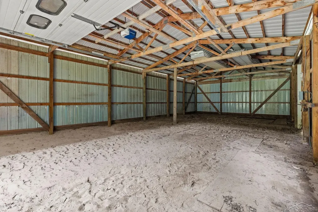 20686 Lakola Road Burdell Township MI 49688