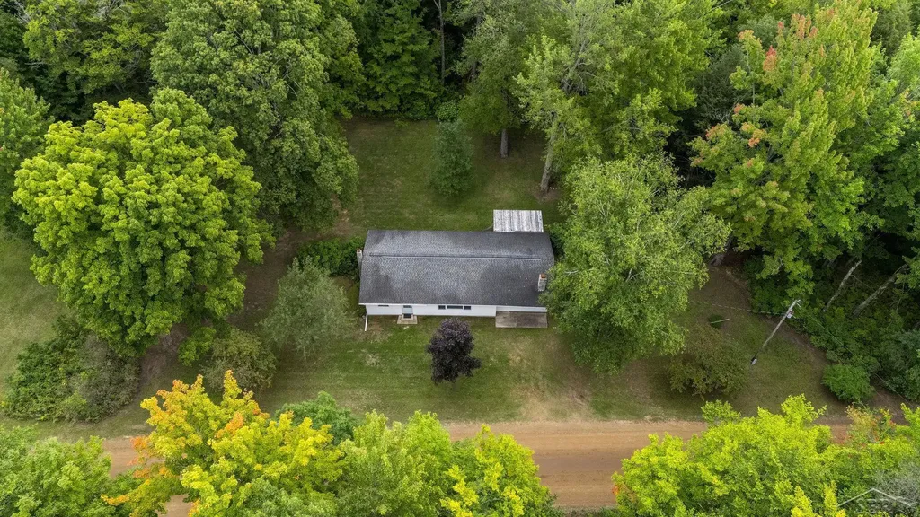 20686 Lakola Road Burdell Township MI 49688