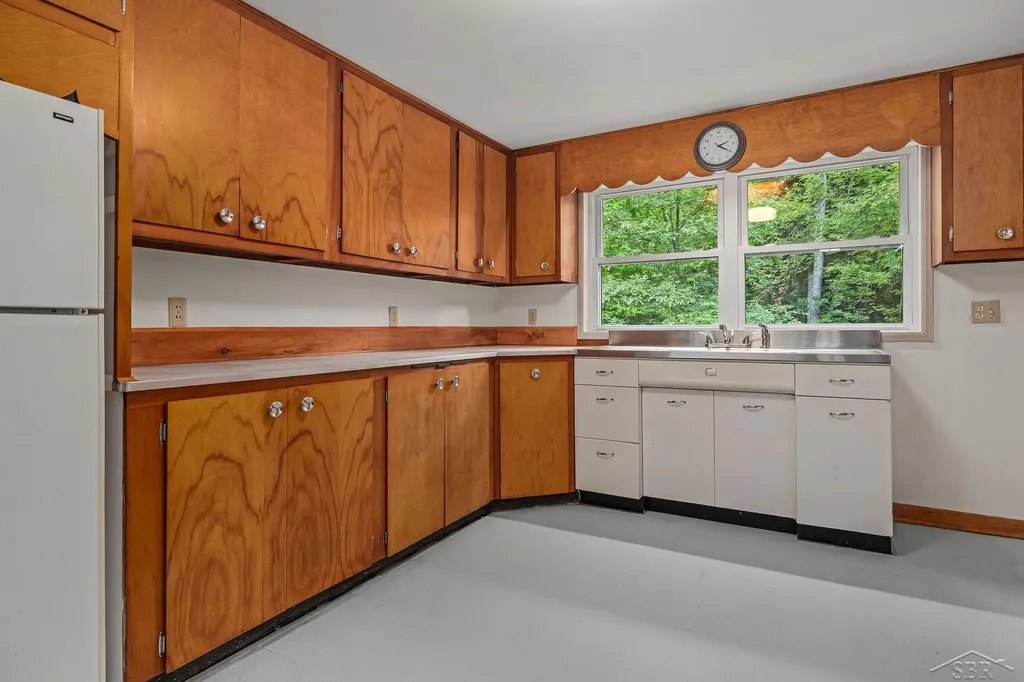 20686 Lakola Road Burdell Township MI 49688
