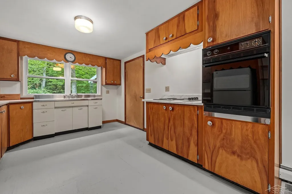 20686 Lakola Road Burdell Township MI 49688