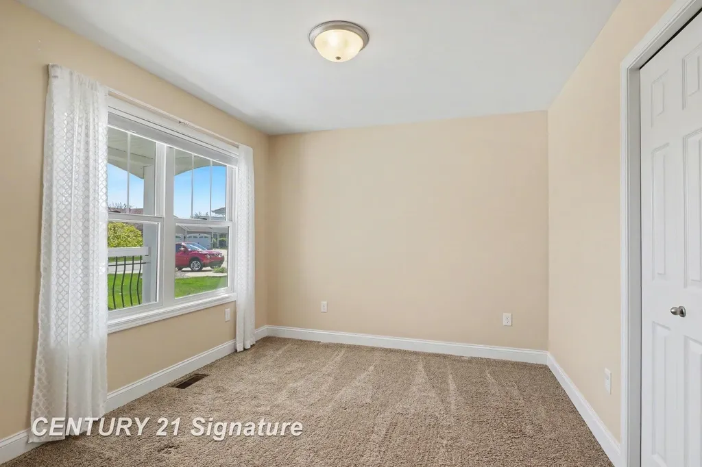 29 Tuscany Circle Saginaw Charter Township MI 48603