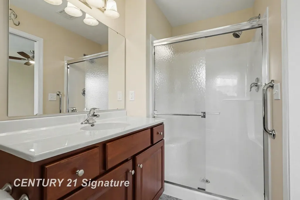 29 Tuscany Circle Saginaw Charter Township MI 48603