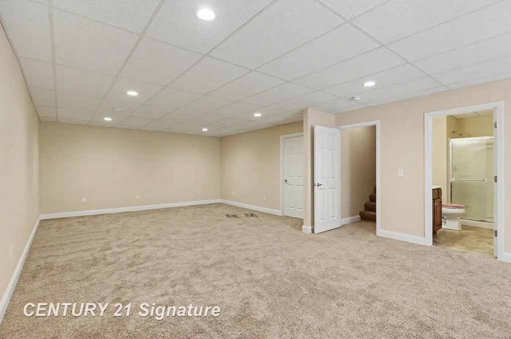 29 Tuscany Circle Saginaw Charter Township MI 48603