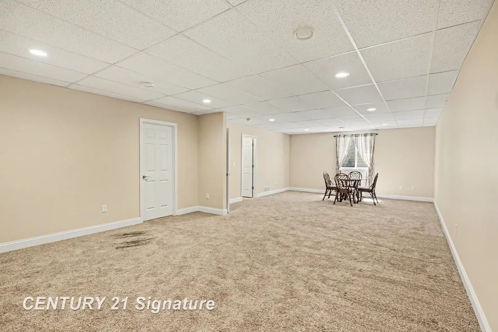 29 Tuscany Circle Saginaw Charter Township MI 48603