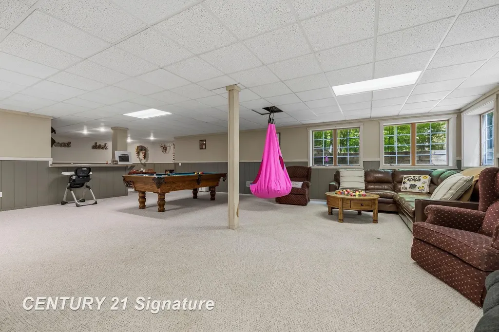 8201 Moll Lane Tittabawassee Township MI 48623