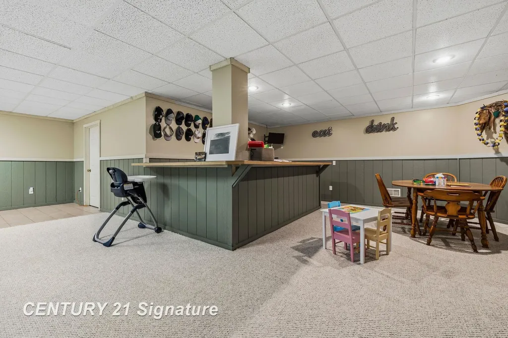 8201 Moll Lane Tittabawassee Township MI 48623
