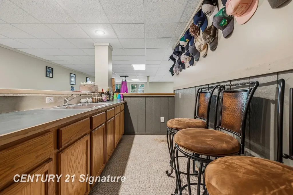 8201 Moll Lane Tittabawassee Township MI 48623