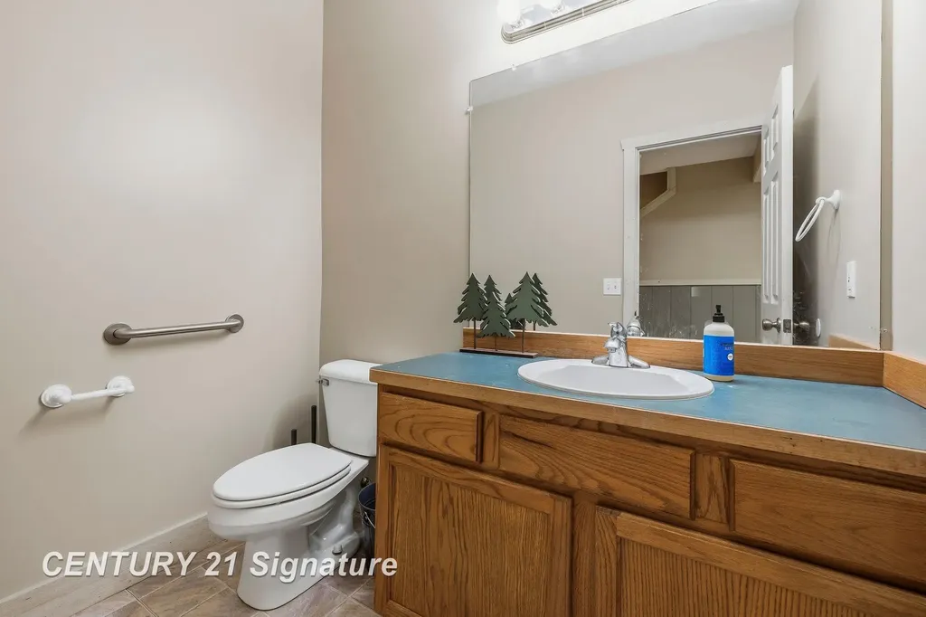 8201 Moll Lane Tittabawassee Township MI 48623