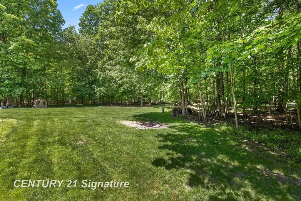 8201 Moll Lane Tittabawassee Township MI 48623