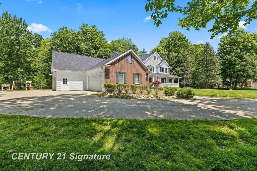 8201 Moll Lane Tittabawassee Township MI 48623