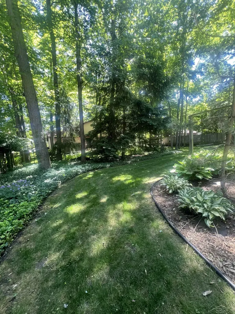 4197 Scarlet Oak Drive Saginaw Charter Township MI 48603