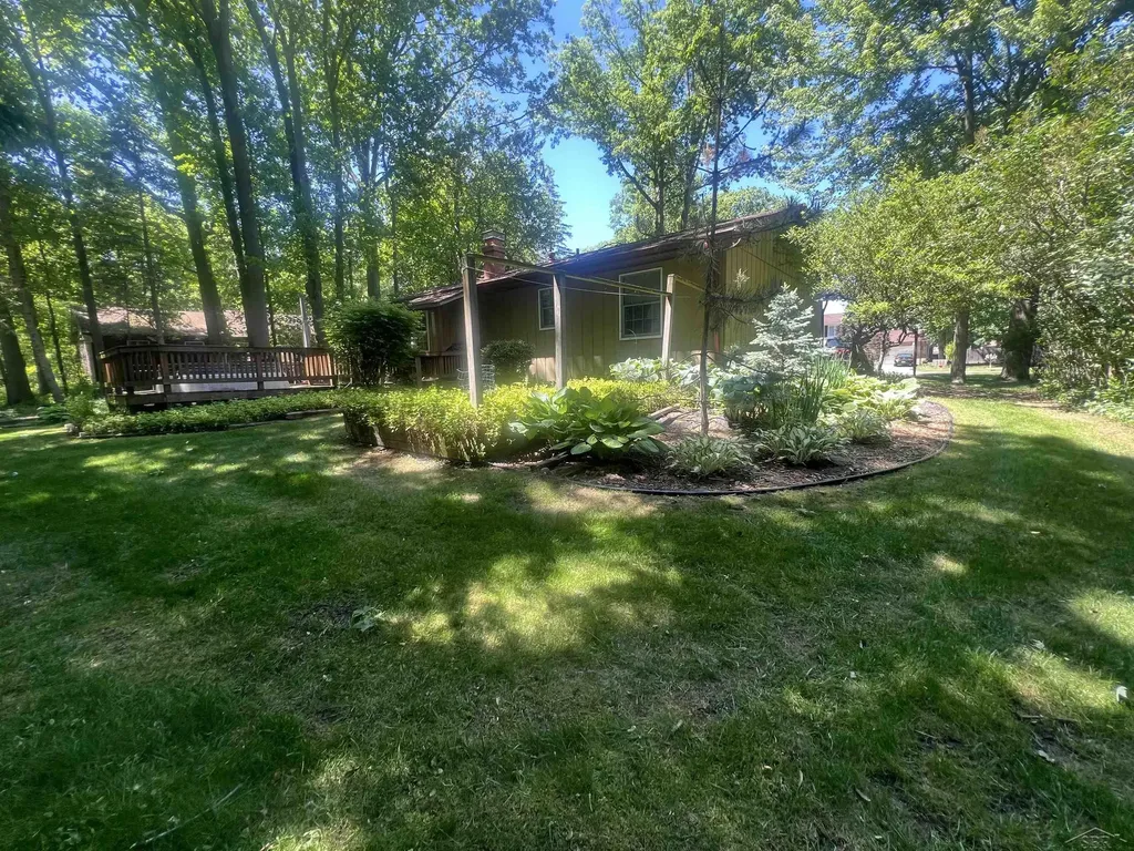 4197 Scarlet Oak Drive Saginaw Charter Township MI 48603