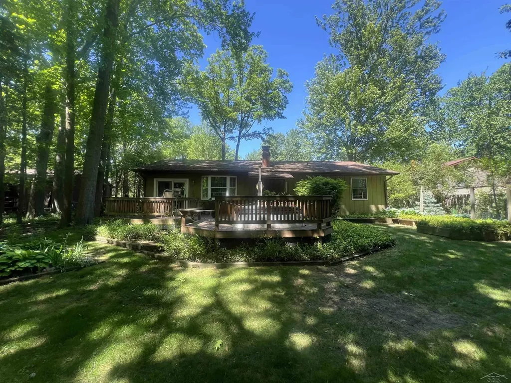 4197 Scarlet Oak Drive Saginaw Charter Township MI 48603