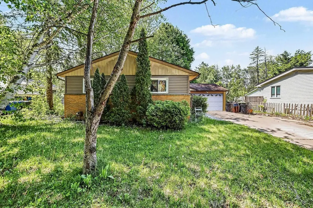 1200 Love Street Midland City MI 48642