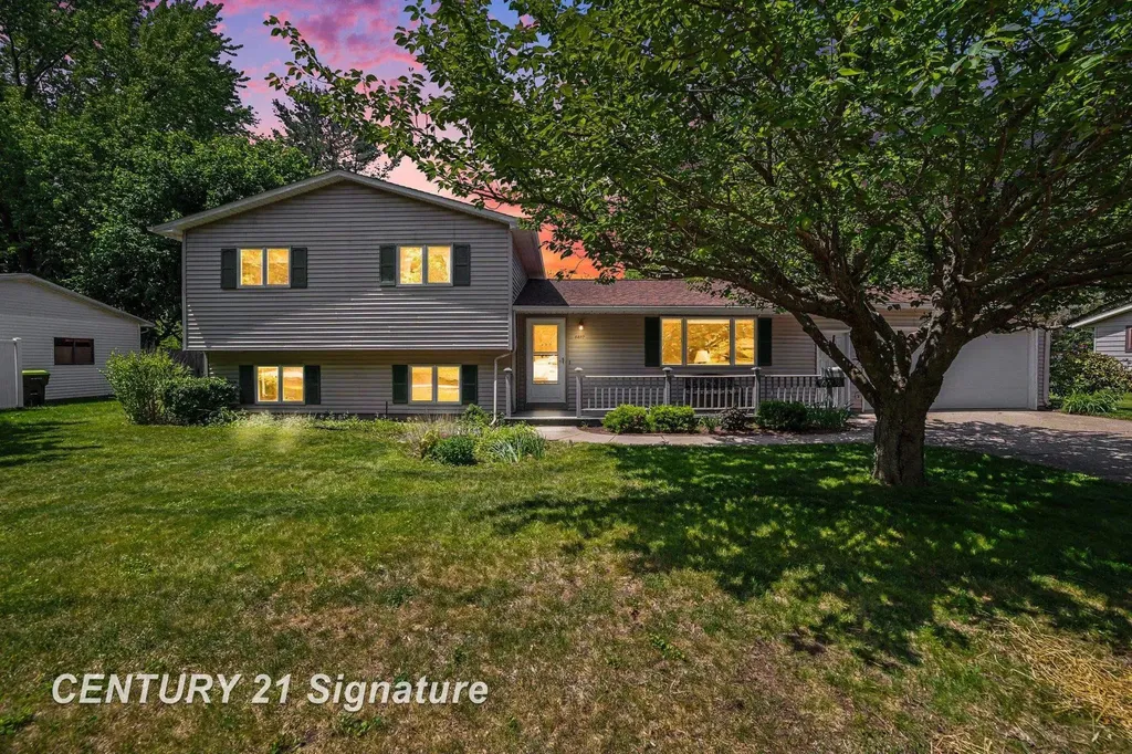 4403 Robinhood Terrace Midland City MI 48642