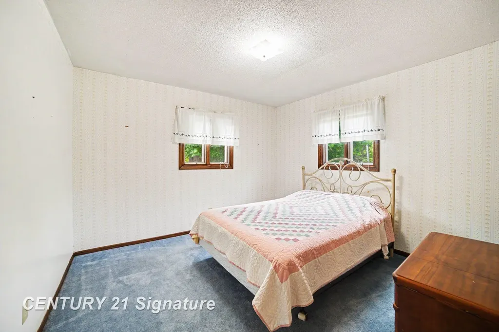 4403 Robinhood Terrace Midland City MI 48642