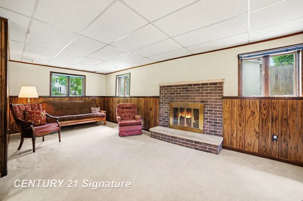 4403 Robinhood Terrace Midland City MI 48642