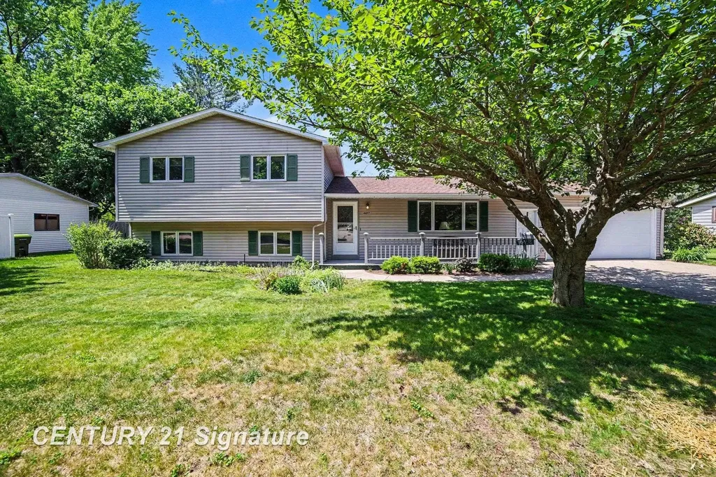 4403 Robinhood Terrace Midland City MI 48642
