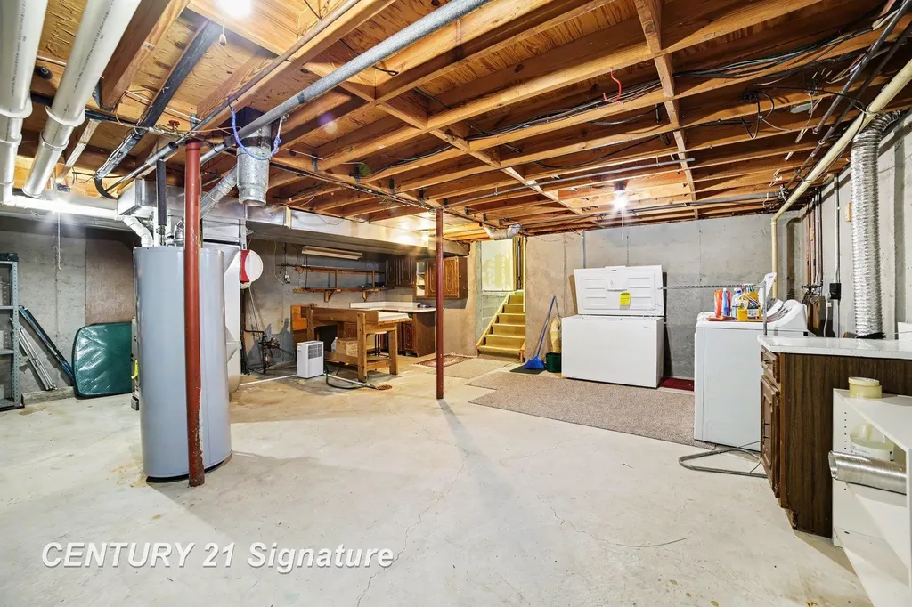 4403 Robinhood Terrace Midland City MI 48642