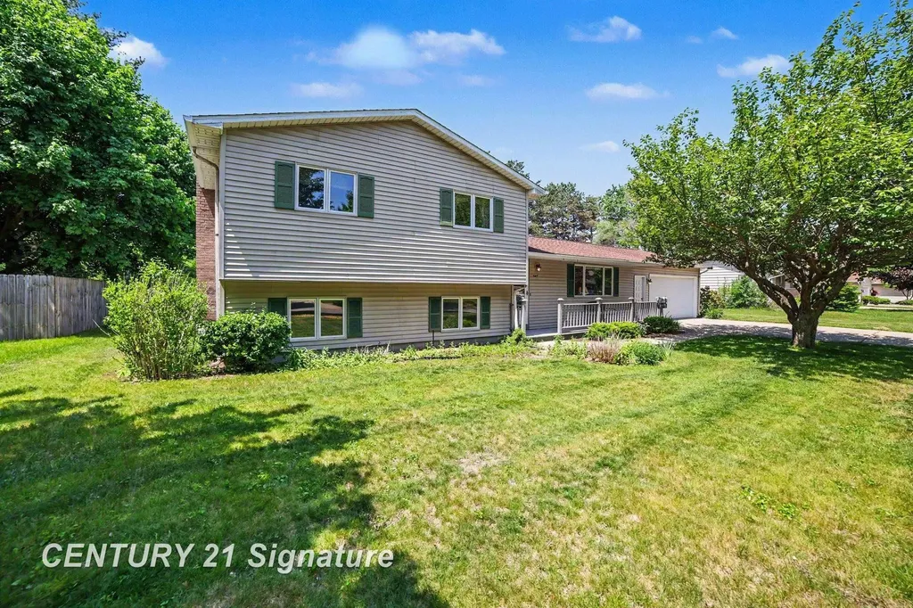 4403 Robinhood Terrace Midland City MI 48642