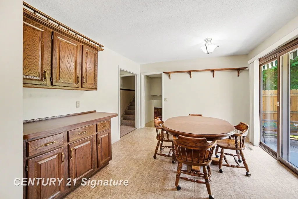 4403 Robinhood Terrace Midland City MI 48642