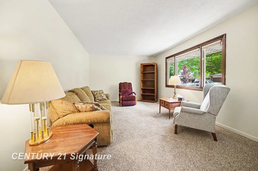 4403 Robinhood Terrace Midland City MI 48642