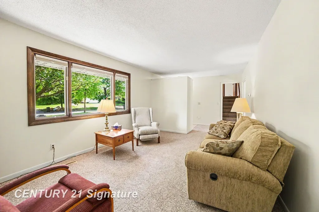 4403 Robinhood Terrace Midland City MI 48642