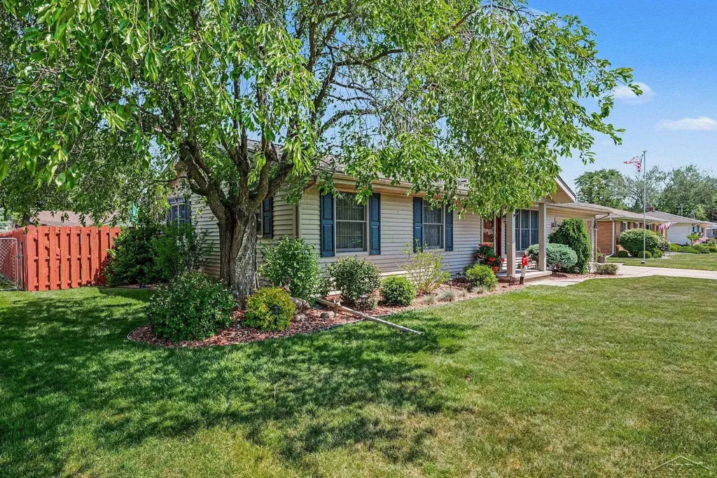 4400 Beckett Place Saginaw Charter Township MI 48603