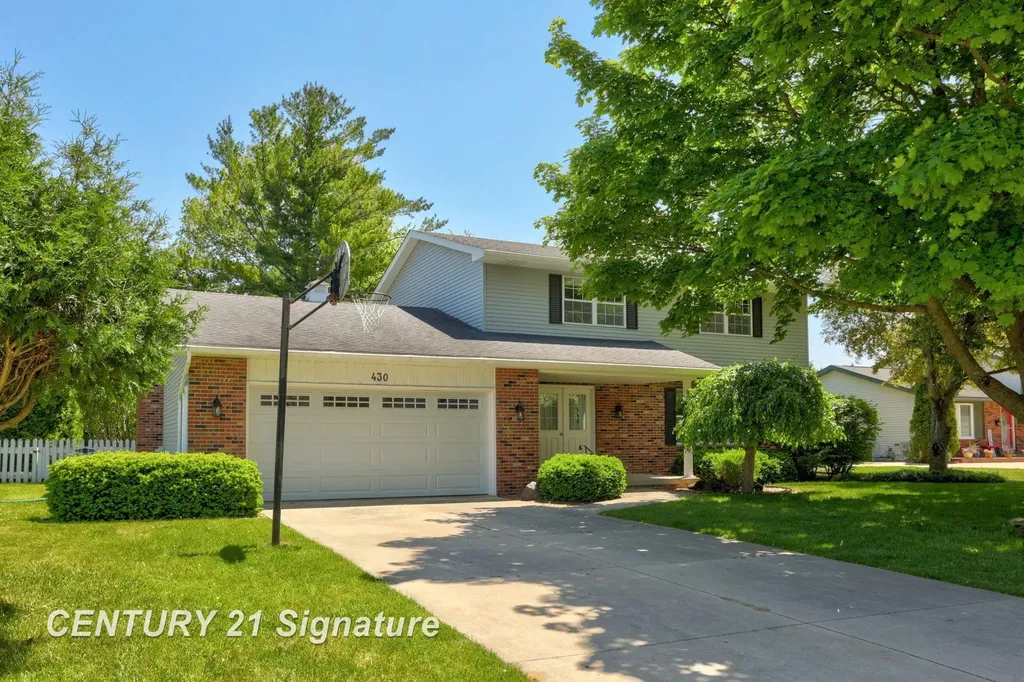 430 Cranbrook Drive Saginaw Charter Township MI 48638