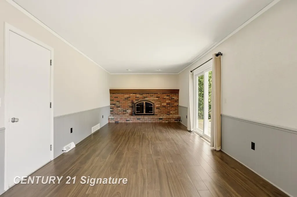 430 Cranbrook Drive Saginaw Charter Township MI 48638