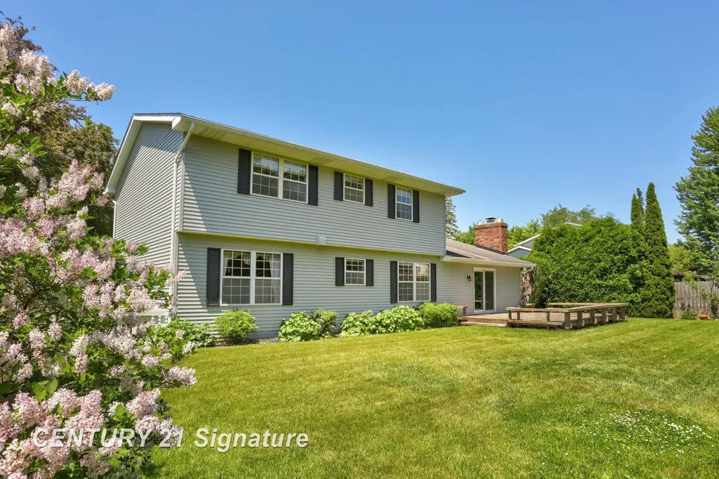 430 Cranbrook Drive Saginaw Charter Township MI 48638