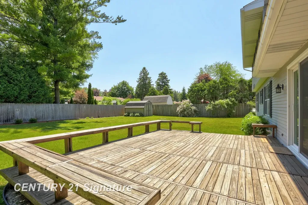 430 Cranbrook Drive Saginaw Charter Township MI 48638