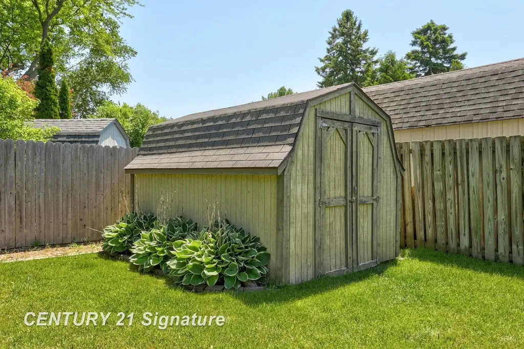 430 Cranbrook Drive Saginaw Charter Township MI 48638