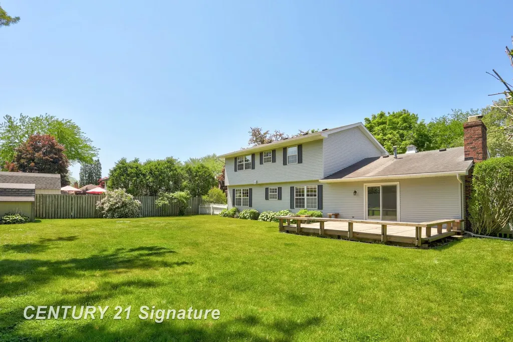 430 Cranbrook Drive Saginaw Charter Township MI 48638