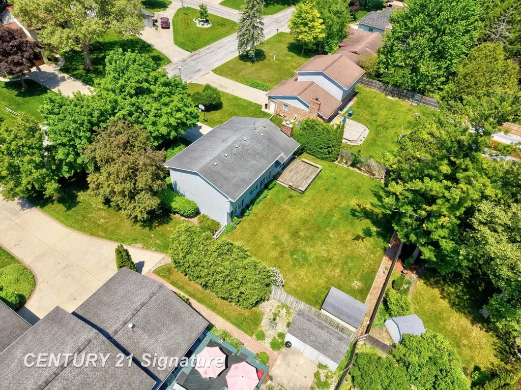 430 Cranbrook Drive Saginaw Charter Township MI 48638