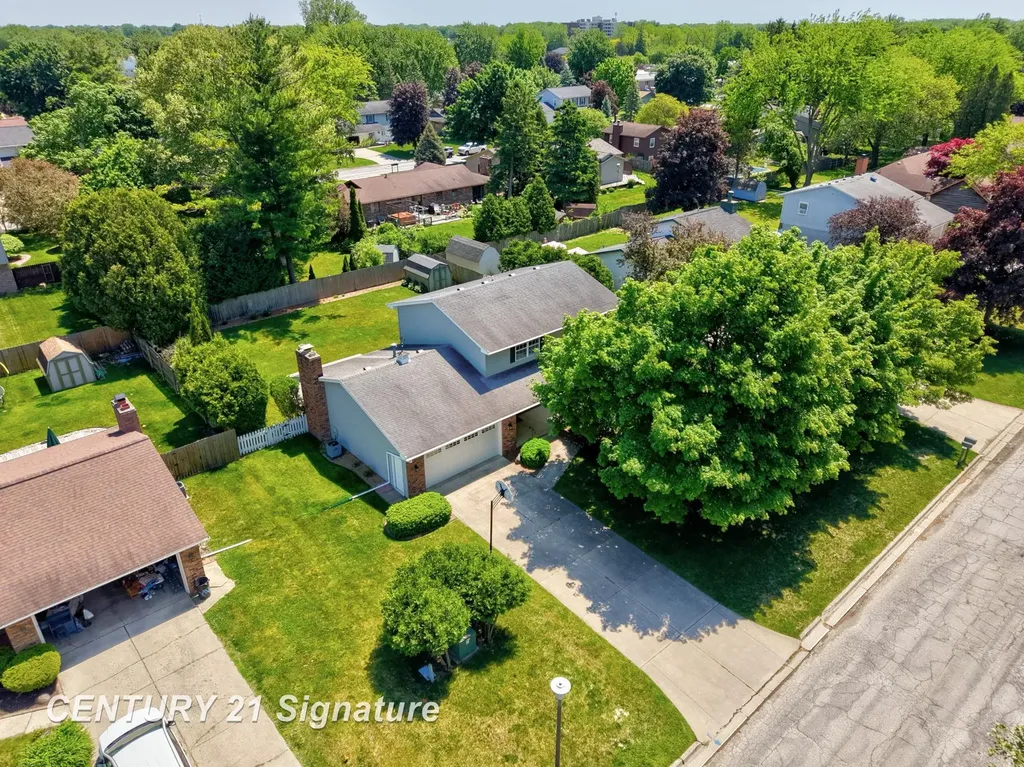 430 Cranbrook Drive Saginaw Charter Township MI 48638