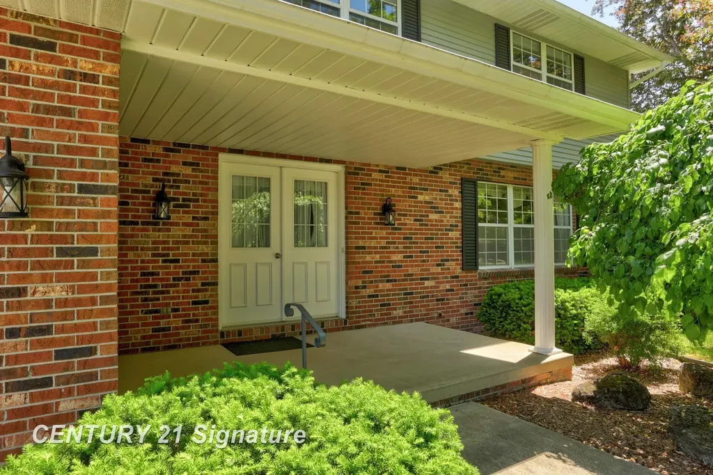430 Cranbrook Drive Saginaw Charter Township MI 48638
