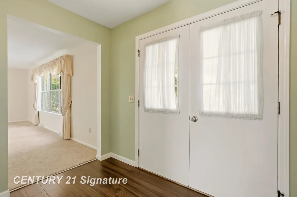 430 Cranbrook Drive Saginaw Charter Township MI 48638